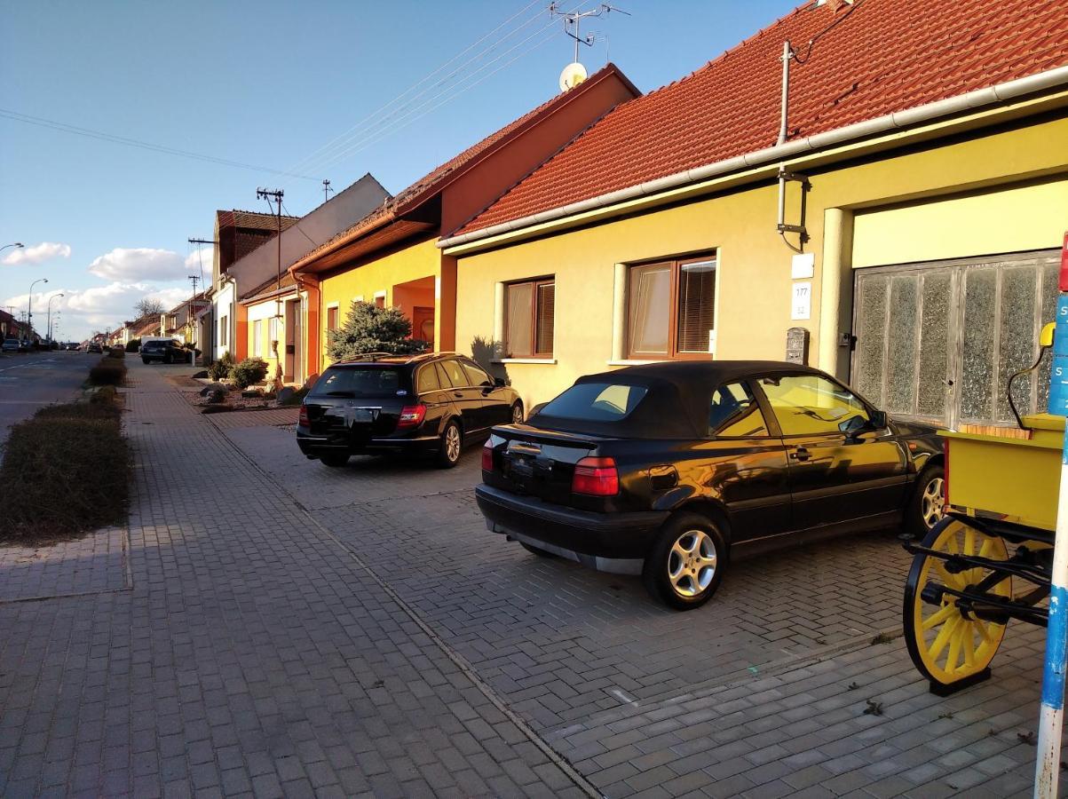 Ubytovani U Malinkovicu Břeclav Exteriör bild